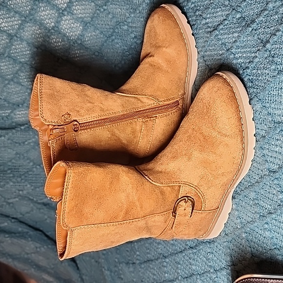 CAT & JACK BOOTS GIRLS SIZE 10 TAN - Picture 1 of 5